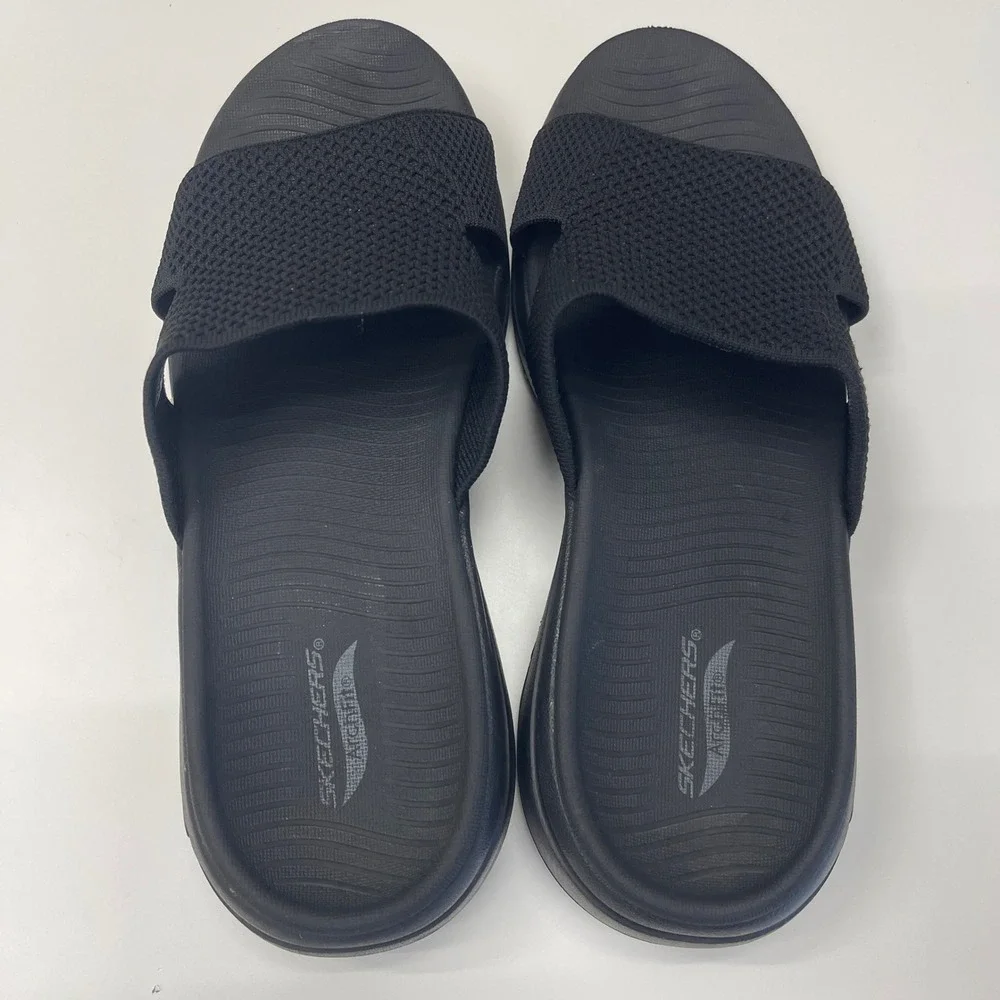 Skechers go walk